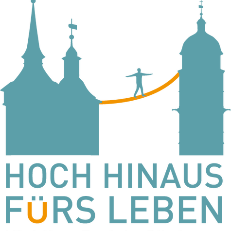 „Hoch hinaus – fürs Leben“: Highline-Aktion über zwei Tage verbindet Hospizarbeit, Kirche, Innenstadt und Familien